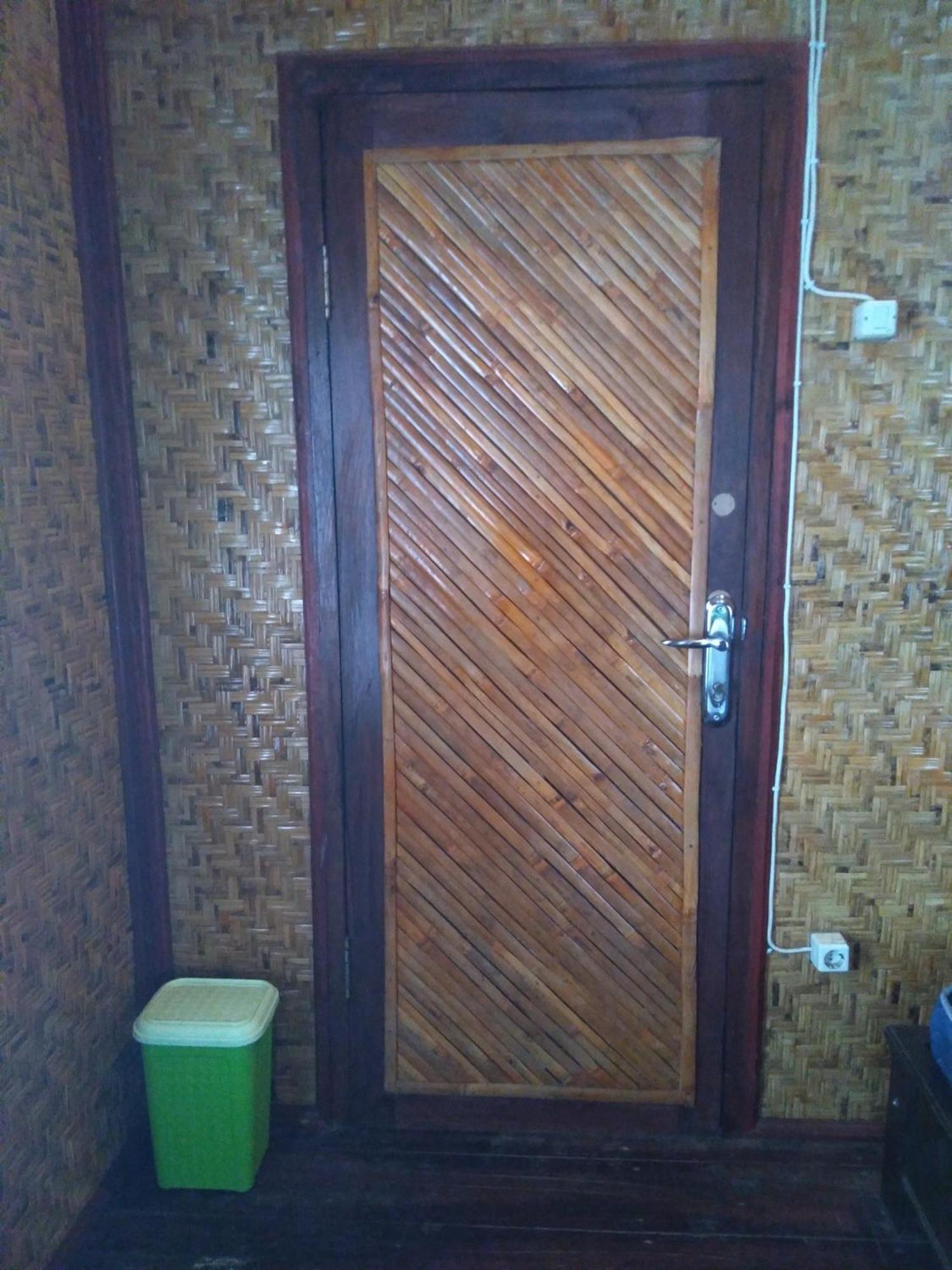 Lima Bintang Hotel Gili Trawangan Bilik gambar